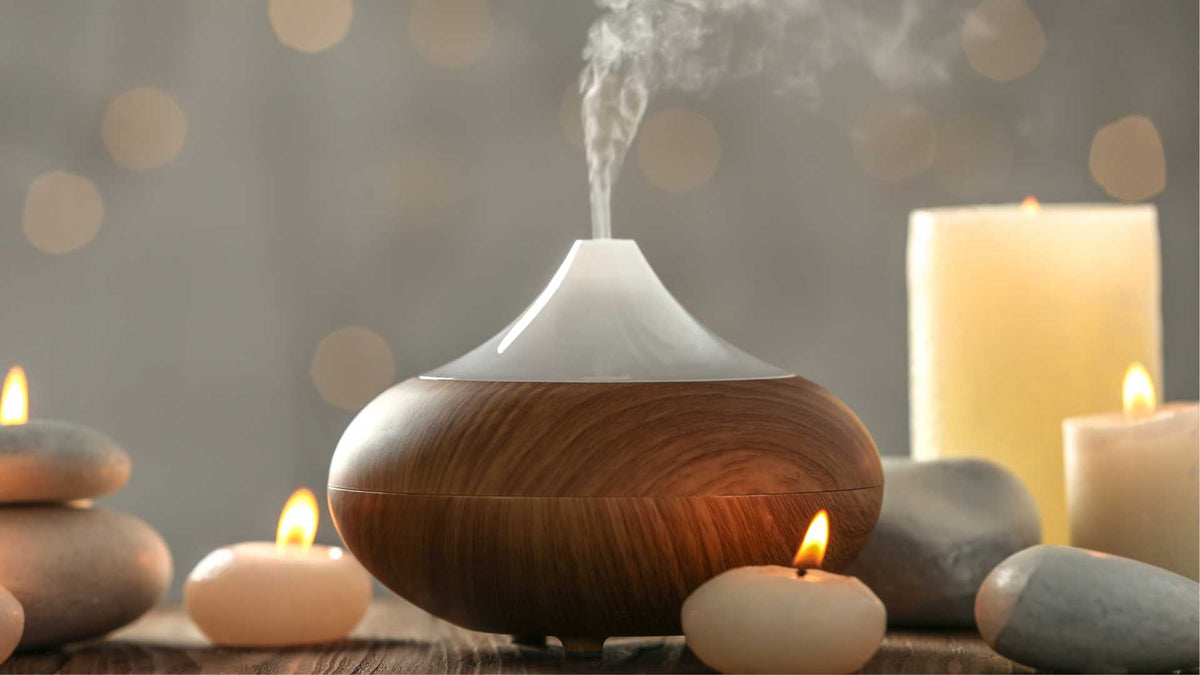 Un diffuseur d'huiles essentielles peut vous permettre de vous détendre avant le coucher, mais comment le choisir, quels en sont les différents types ? On vous dit tout 